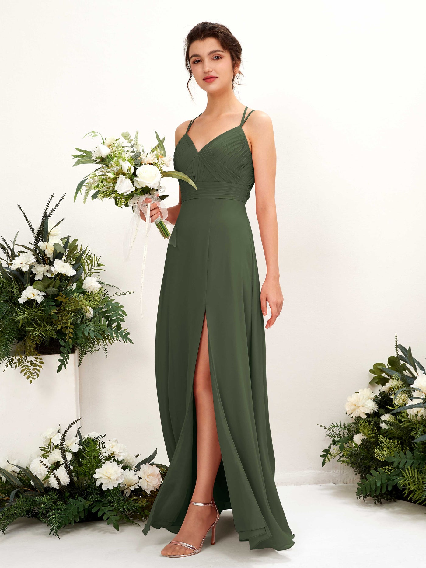 Carlyna A-Linie Bodenlang V-Ausschnitt Neckholder Brautjungfernkleider Martini-Olive #farbe_martini-olive