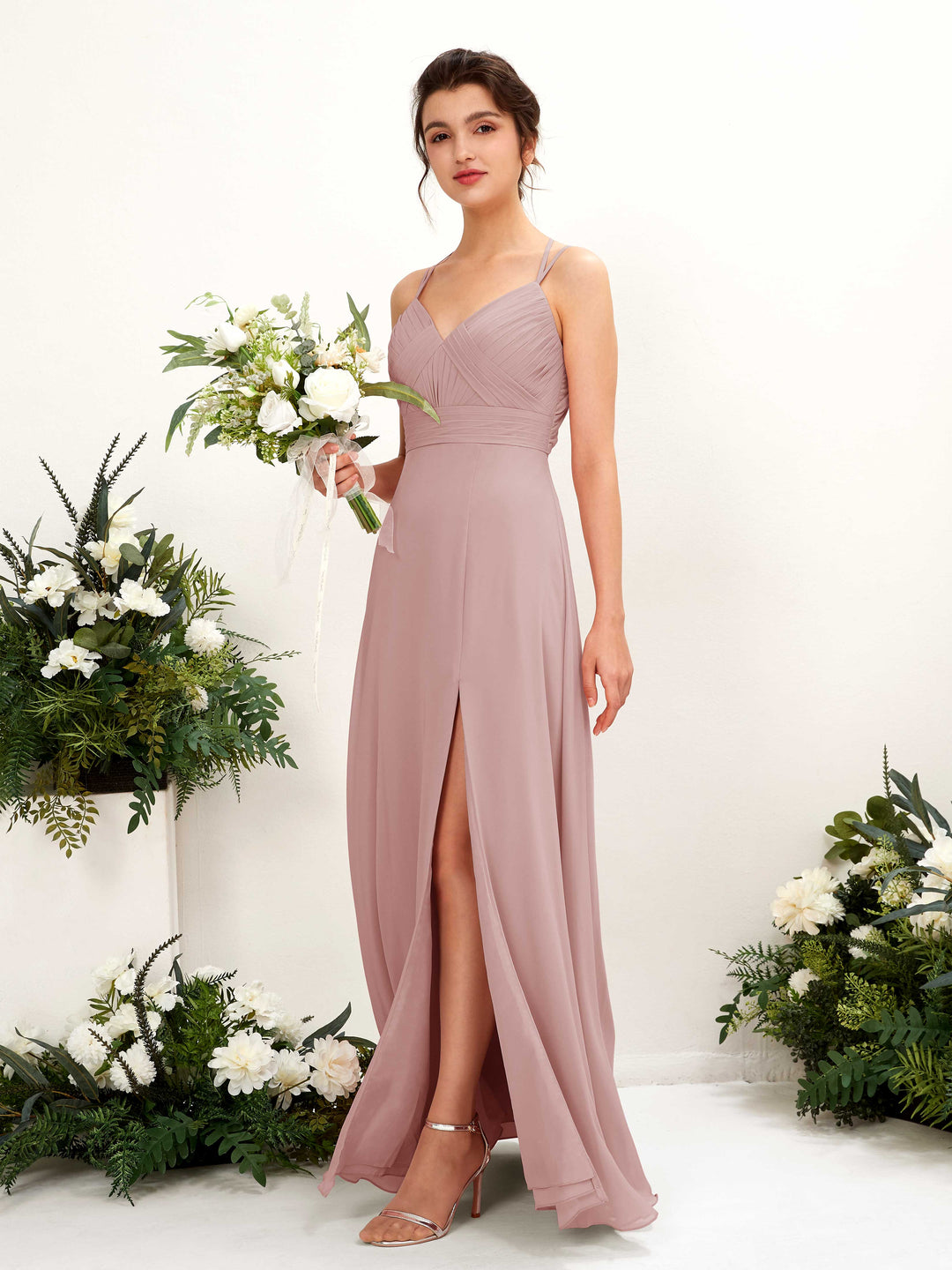 Carlyna A-Linie Bodenlang V-Ausschnitt Neckholder Brautjungfernkleider Staubige Rose 