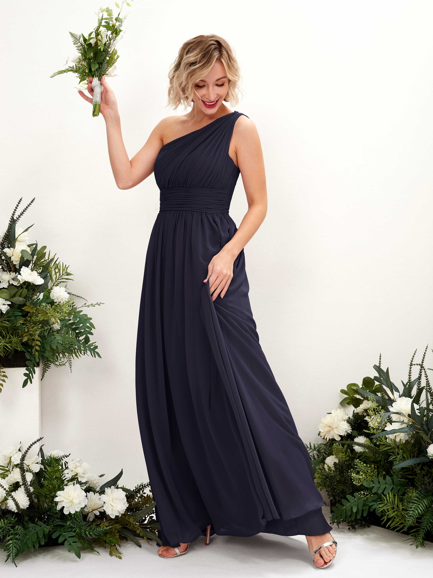 Carlyna A-Linie Geraffte One-Shoulder Chiffon Bodenlanges Brautjungfernkleid Dunkel Marineblau #farbe_dunkel-marineblau