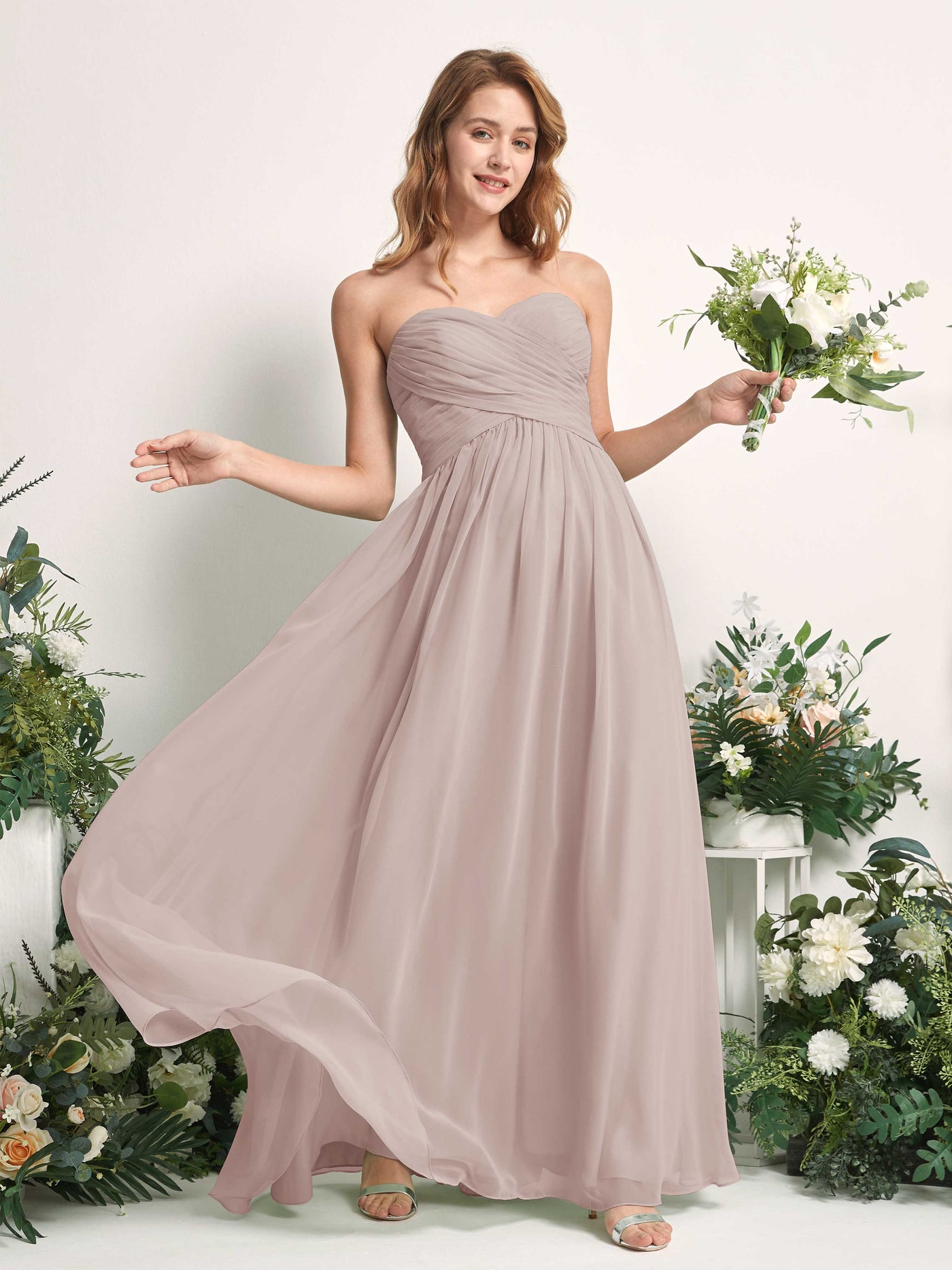 Carlyna A-Linie Herzausschnitt Bodenlang Chiffonkleid gerafft Brautjungfernkleid Taupe #farbe_taupe