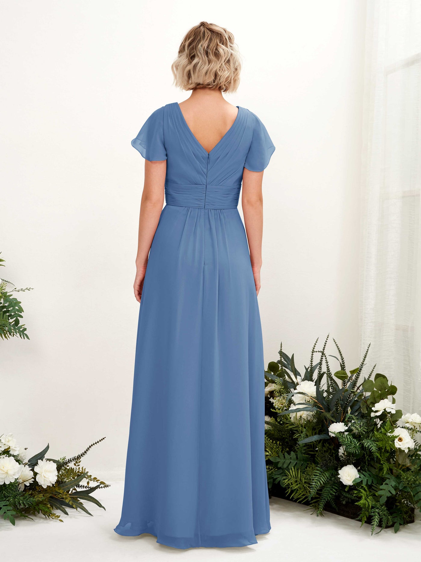Carlyna A-Linie V-Ausschnitt Wickelausschnitt Flatterärmel bodenlanges Kleid Staubiges Blau #farbe_staubiges-blau