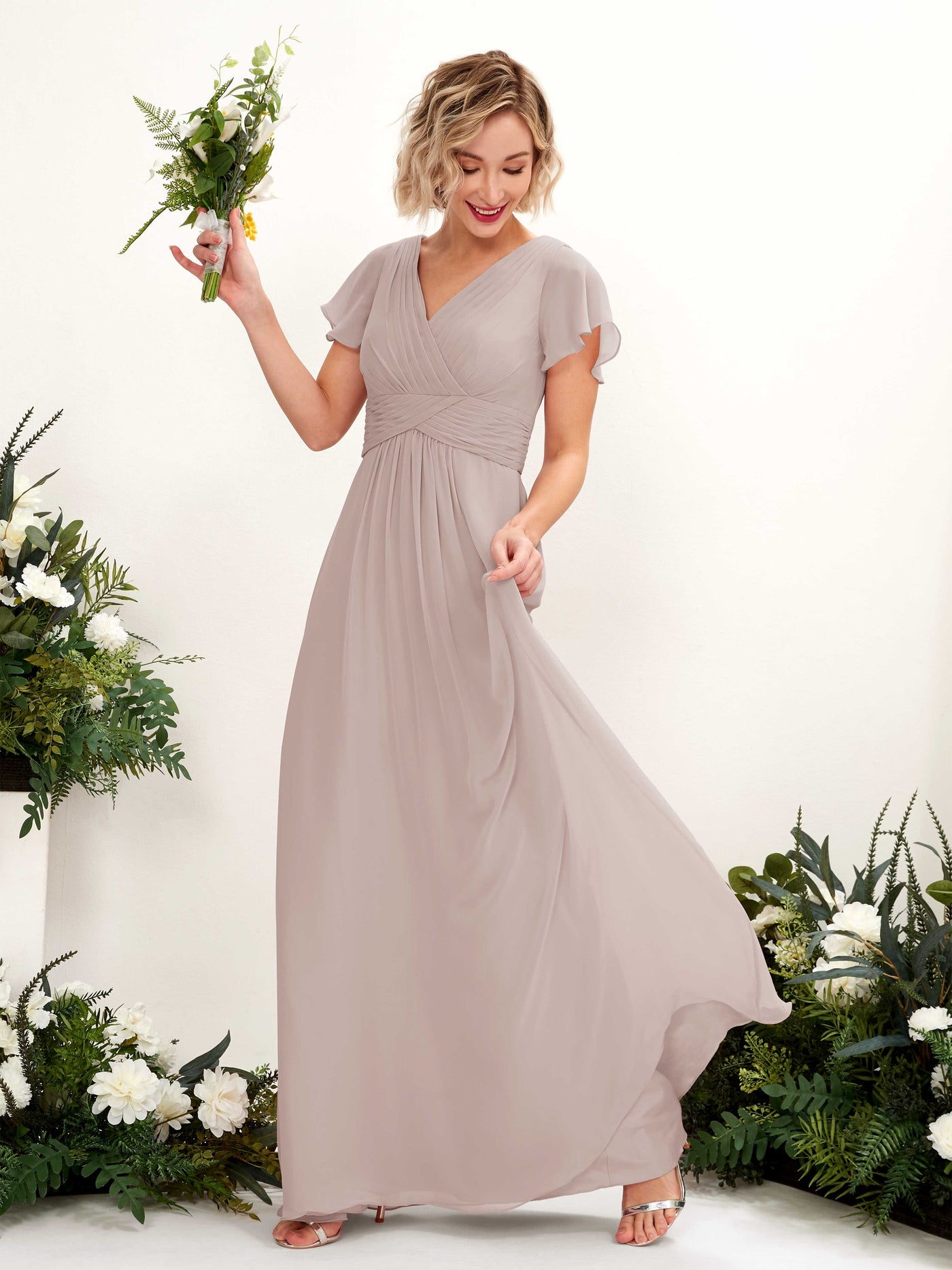 Carlyna A-Linie V-Ausschnitt Wickelausschnitt Flatterärmel bodenlanges Kleid Taupe #farbe_taupe