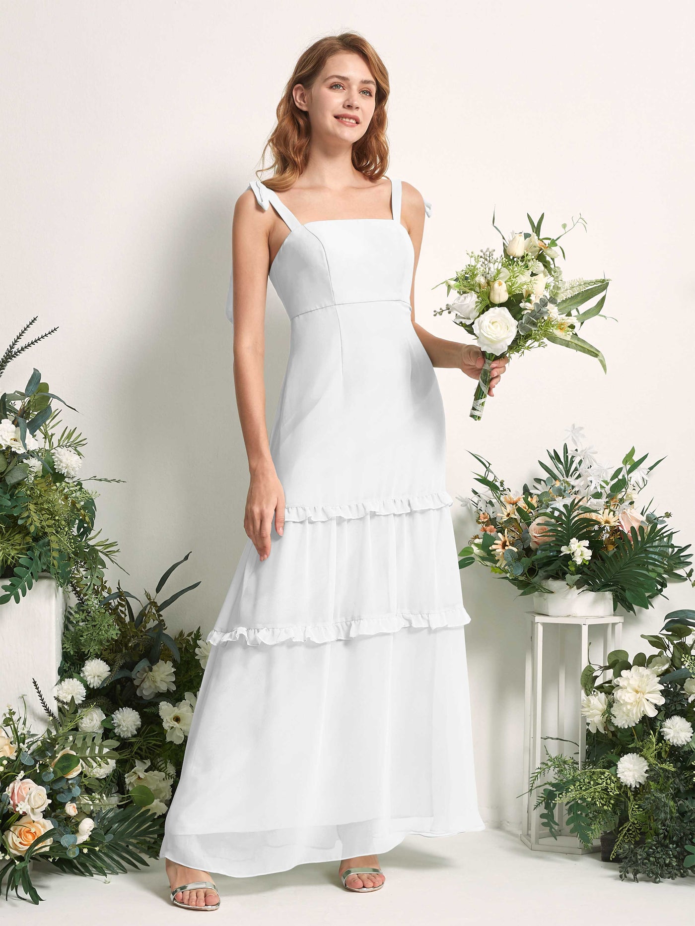 Carlyna A-Linien-Kleid Bodenlang Geradem Ausschnitt Rüschen Chiffon Brautjungfernkleid Weiß #farbe_wei