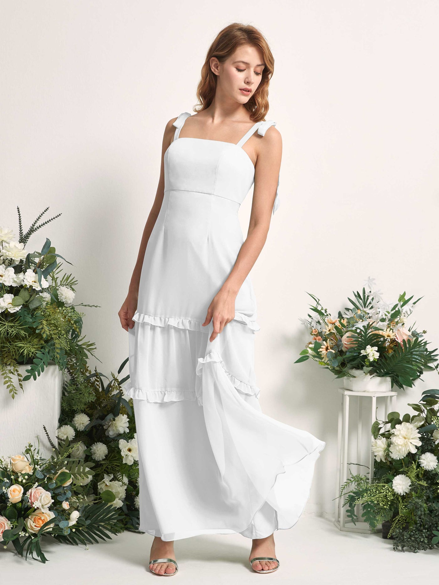 Carlyna A-Linien-Kleid Bodenlang Geradem Ausschnitt Rüschen Chiffon Brautjungfernkleid Weiß #farbe_wei