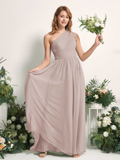 Carlyna A-Linien-Kleid Bodenlang One-Shoulder Chiffon Brautjungfernkleid Taupe #farbe_taupe