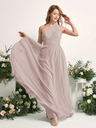 Carlyna A-Linien-Kleid Bodenlang One-Shoulder Chiffon Brautjungfernkleid Taupe #farbe_taupe