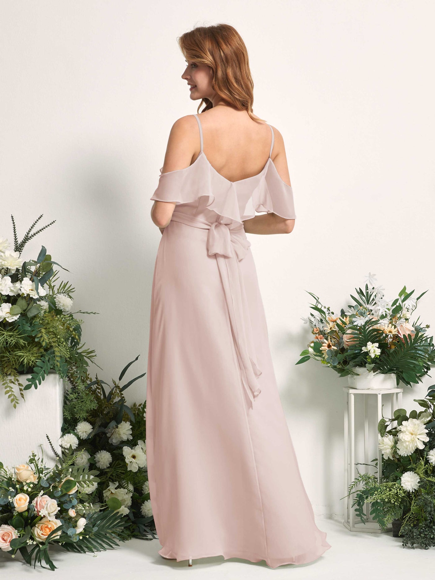 Carlyna A-Linien-Kleid Carmen-Ausschnitt Bodenlang Chiffon Brautjungfernkleider Biscotti #farbe_biscotti