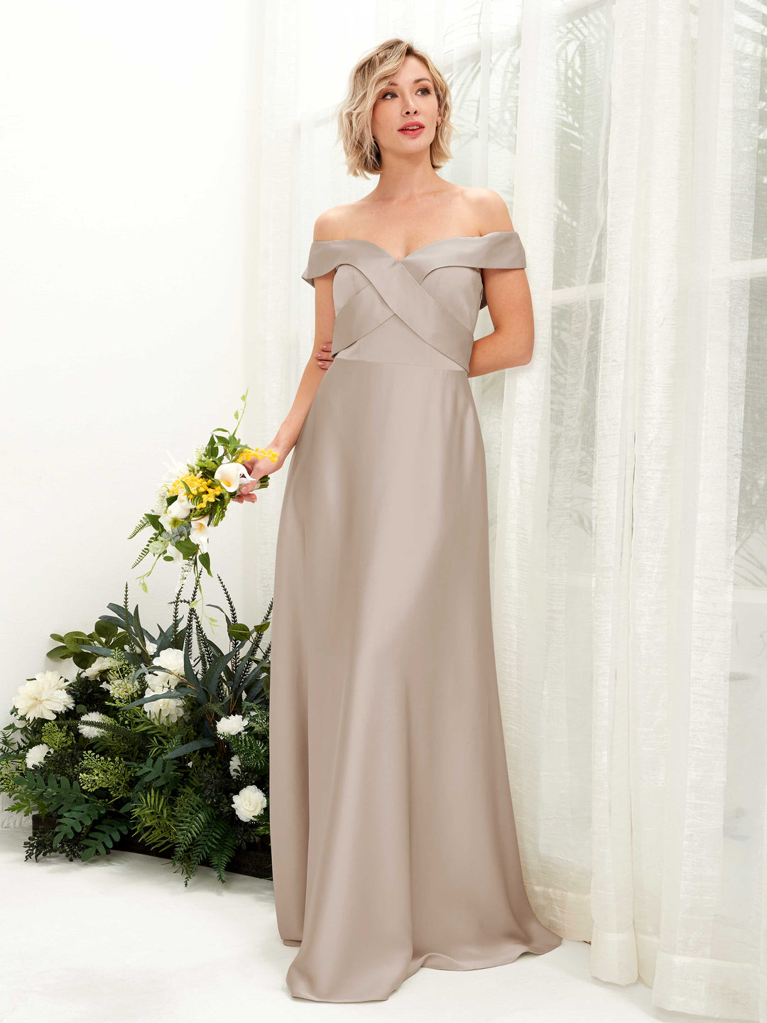 Carlyna A-Linien-Kleid Carmen Ausschnitt Bodenlang Satinkleid Taupe 