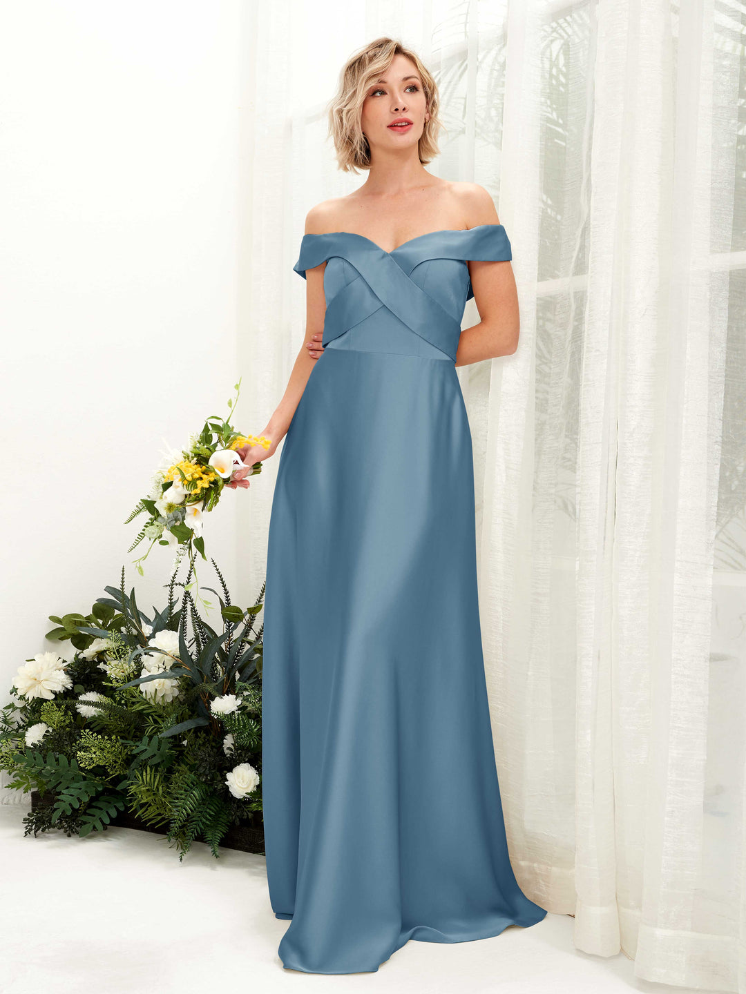Carlyna A-Linien-Kleid Carmen Ausschnitt Bodenlang Satinkleid Tinte Blau 