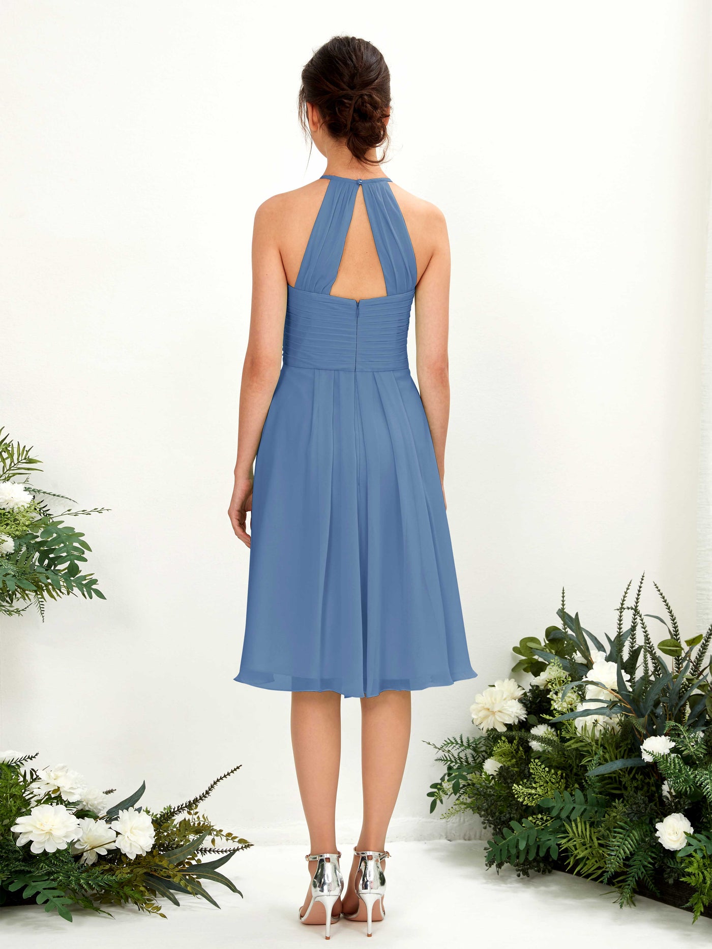 Carlyna A-Linien Kleid mit Rundhals Chiffon knielanges Brautjungfernkleid Staubiges Blau #farbe_staubiges-blau