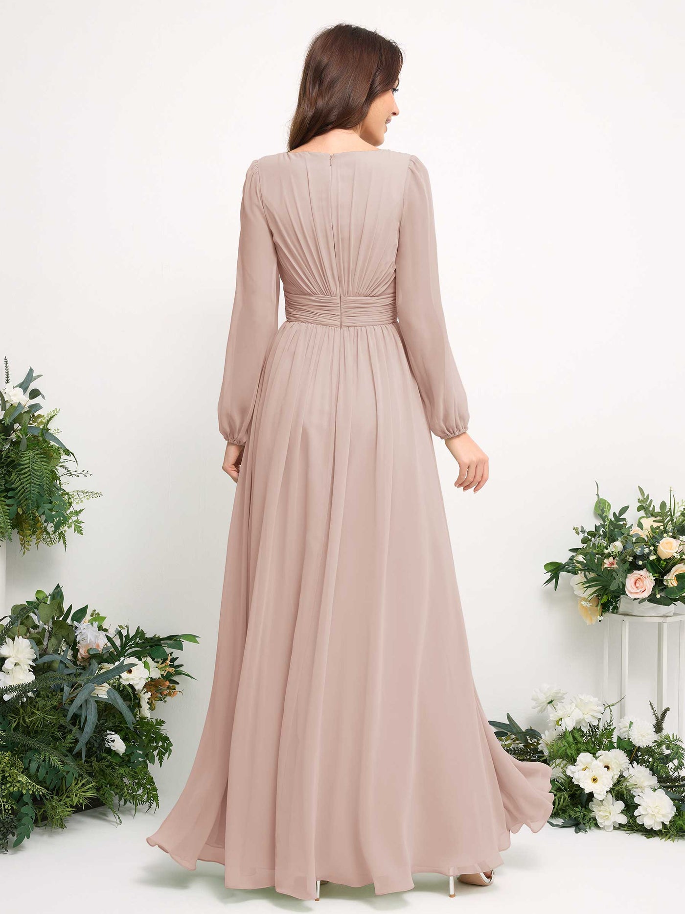 Carlyna A-Linien-Kleid mit U-Boot-Ausschnitt Chiffon Langarmkleid für Brautjungfer Biscotti #farbe_biscotti