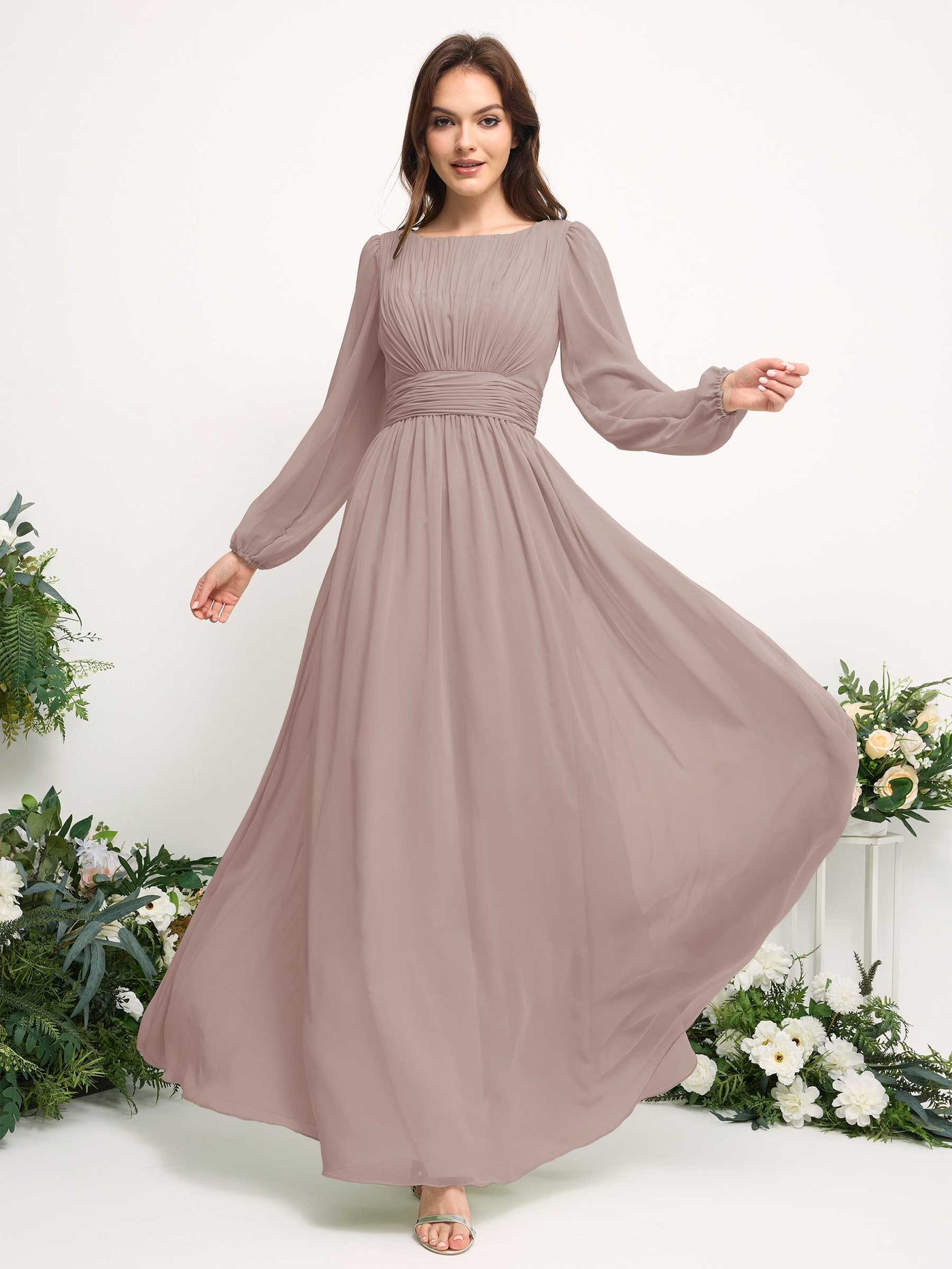 Carlyna A-Linien-Kleid mit U-Boot-Ausschnitt Chiffon Langarmkleid für Brautjungfer Taupe #farbe_taupe