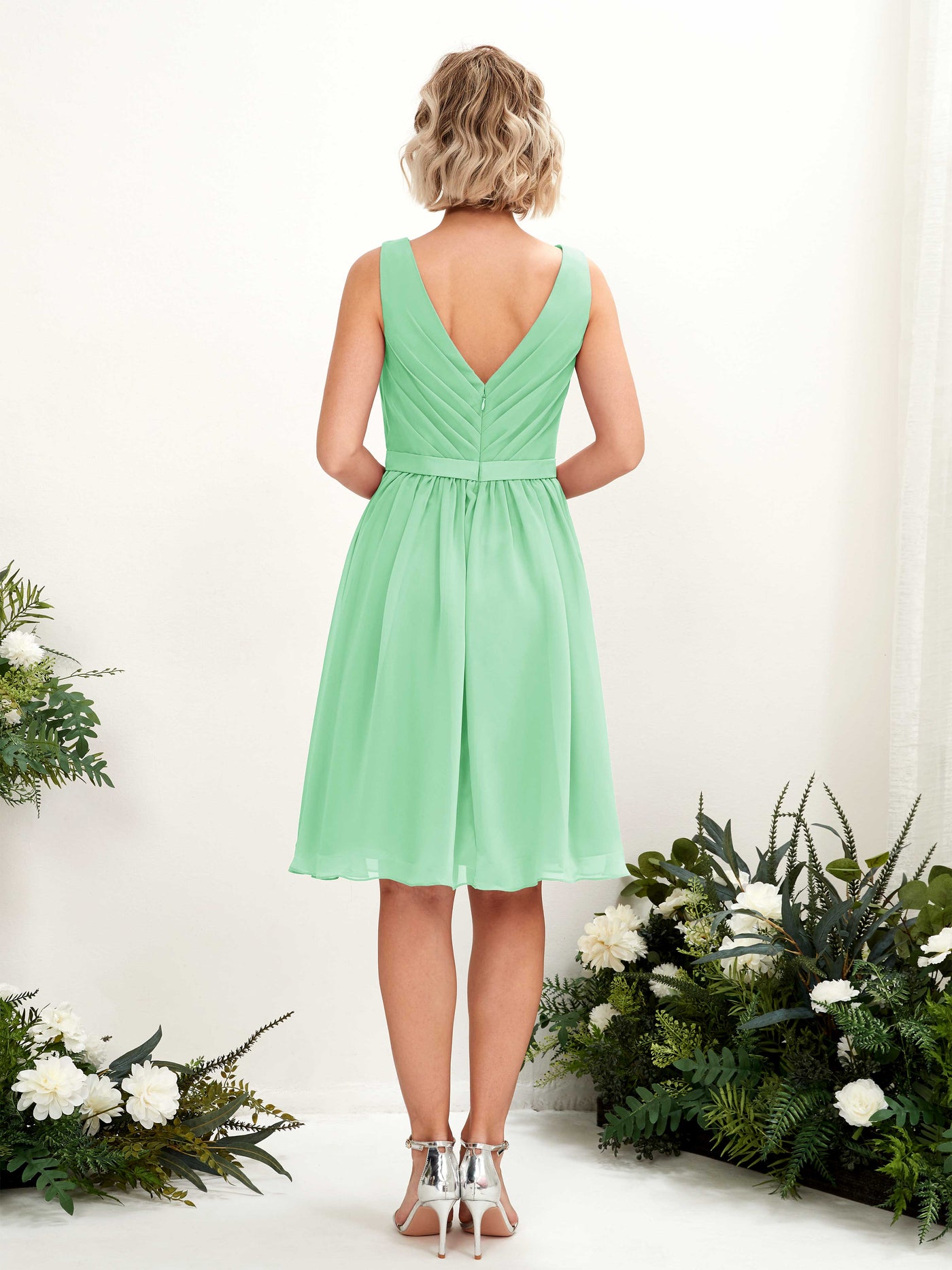 Carlyna A-Linien-Kleid mit V-Ausschnitt knielang Chiffon Kleid Minzgrün #farbe_minzgr-n