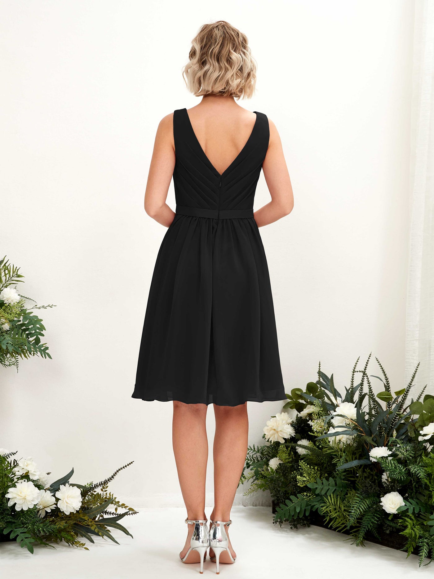Carlyna A-Linien-Kleid mit V-Ausschnitt knielang Chiffon Kleid Schwarz #farbe_schwarz