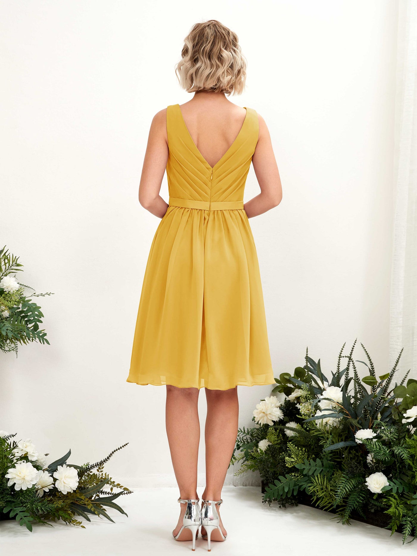 Carlyna A-Linien-Kleid mit V-Ausschnitt knielang Chiffon Kleid Senfgelb #farbe_senfgelb