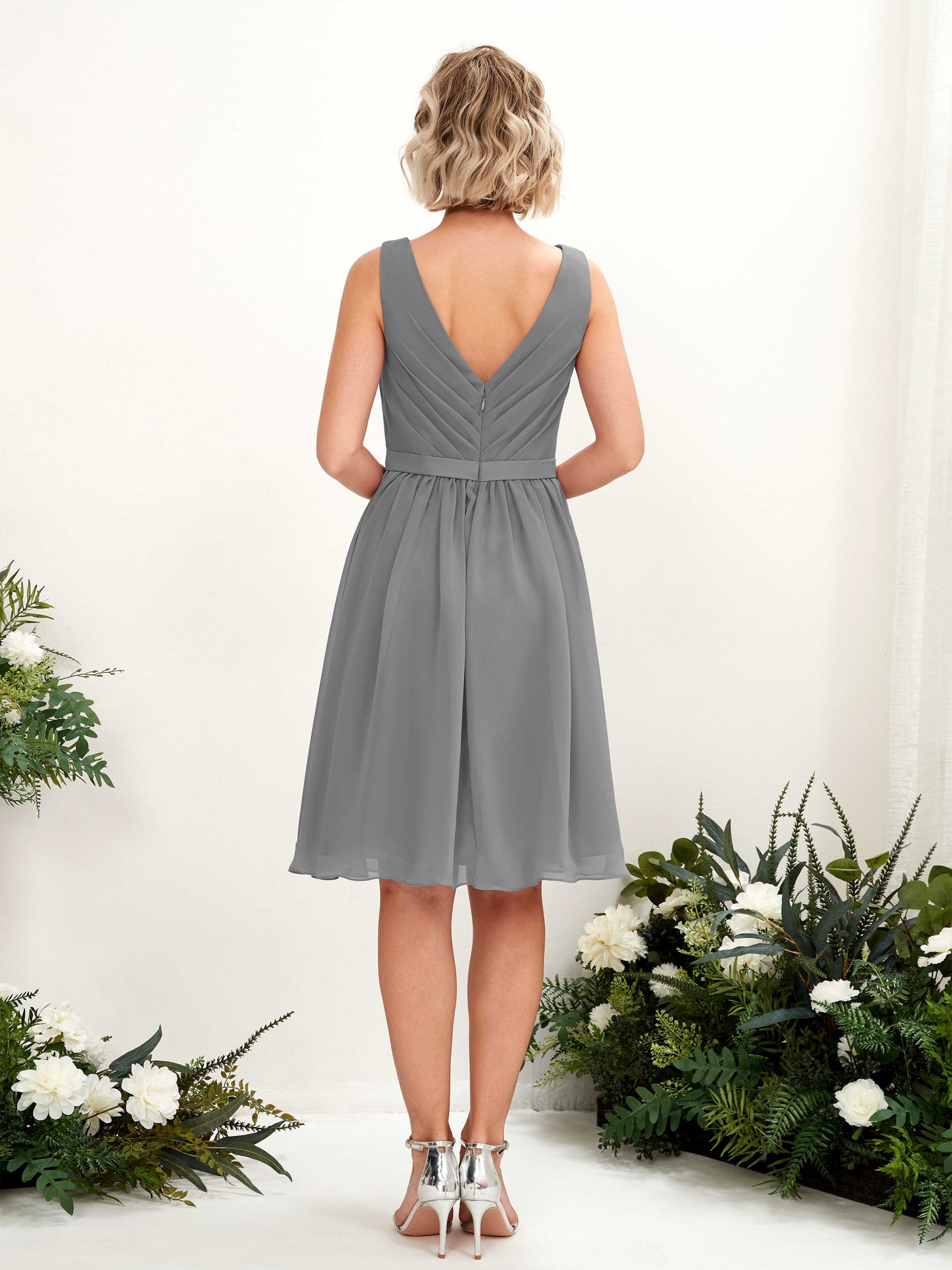 Carlyna A-Linien-Kleid mit V-Ausschnitt knielang Chiffon Kleid Stahlgrau #farbe_stahlgrau