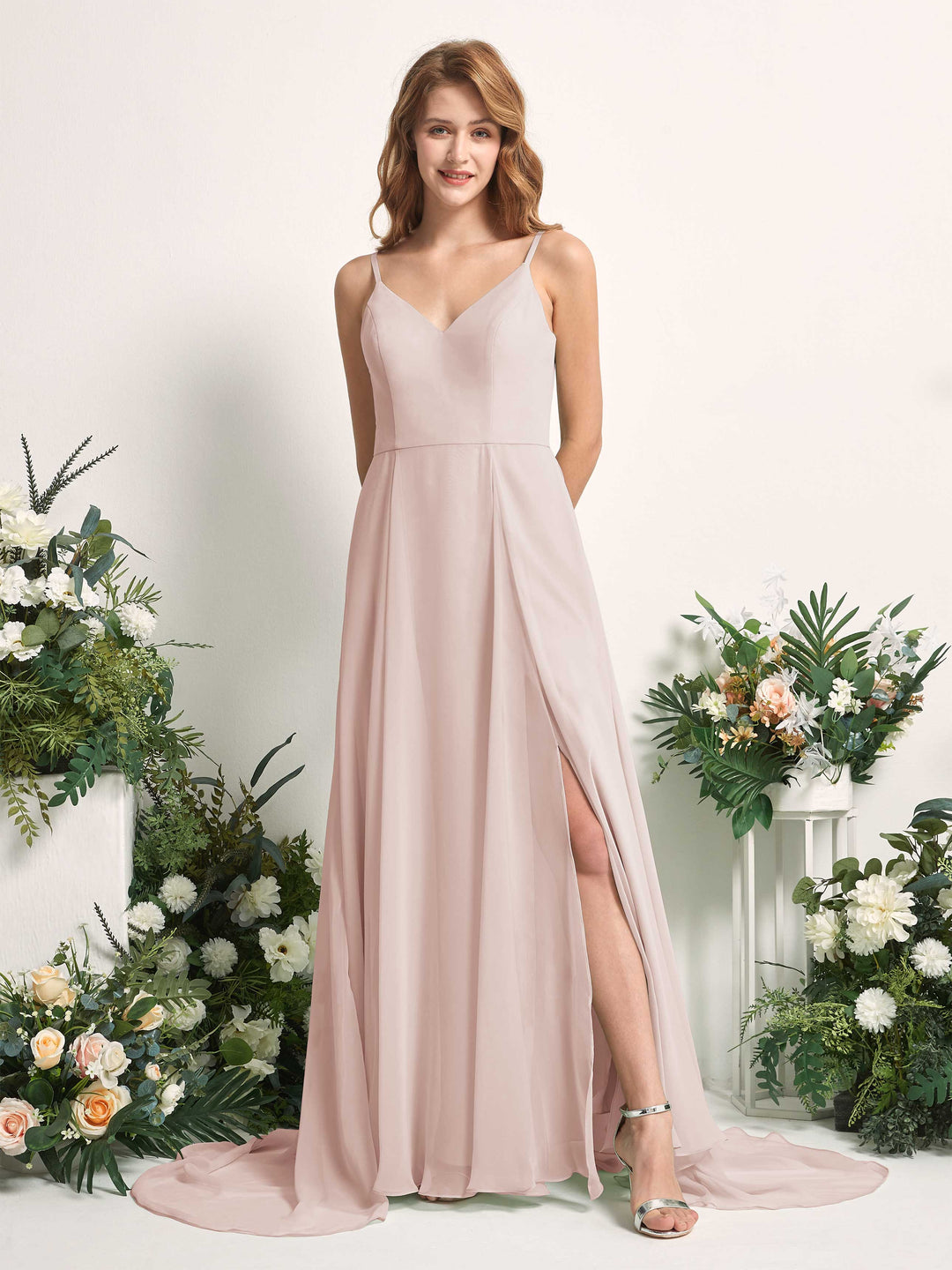 Carlyna A-Linien-Kleid mit V-Ausschnitt und Beinschlitz Bodenlang Brautjungfernkleid Biscotti 
