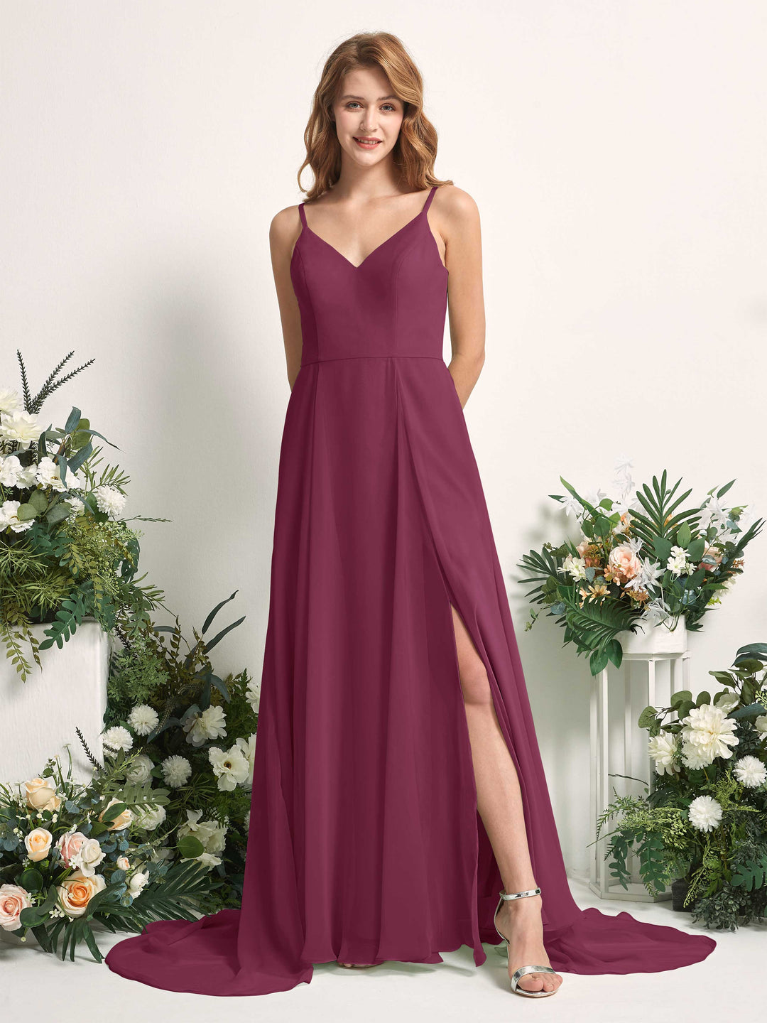 Carlyna A-Linien-Kleid mit V-Ausschnitt und Beinschlitz Bodenlang Brautjungfernkleid Chianti 