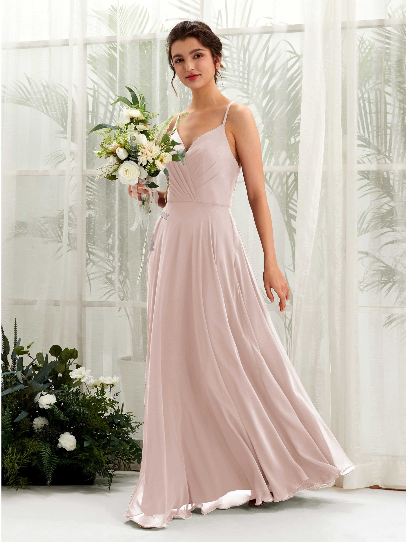 Carlyna A-Linien-Kleid mit V-Ausschnitt und Spaghettiträgern bodenlanges Brautjungfernkleid Biscotti #farbe_biscotti