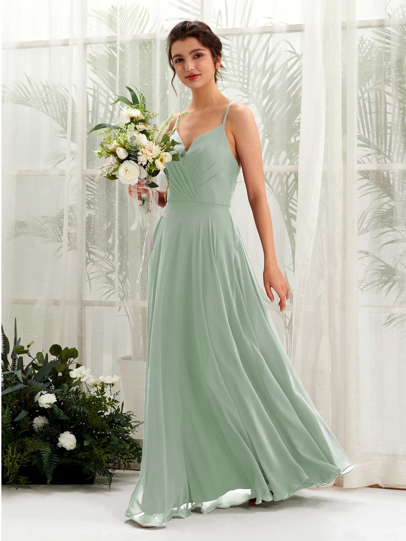 Carlyna A-Linien-Kleid mit V-Ausschnitt und Spaghettiträgern bodenlanges Brautjungfernkleid Salbeigrün #farbe_salbeigr-n