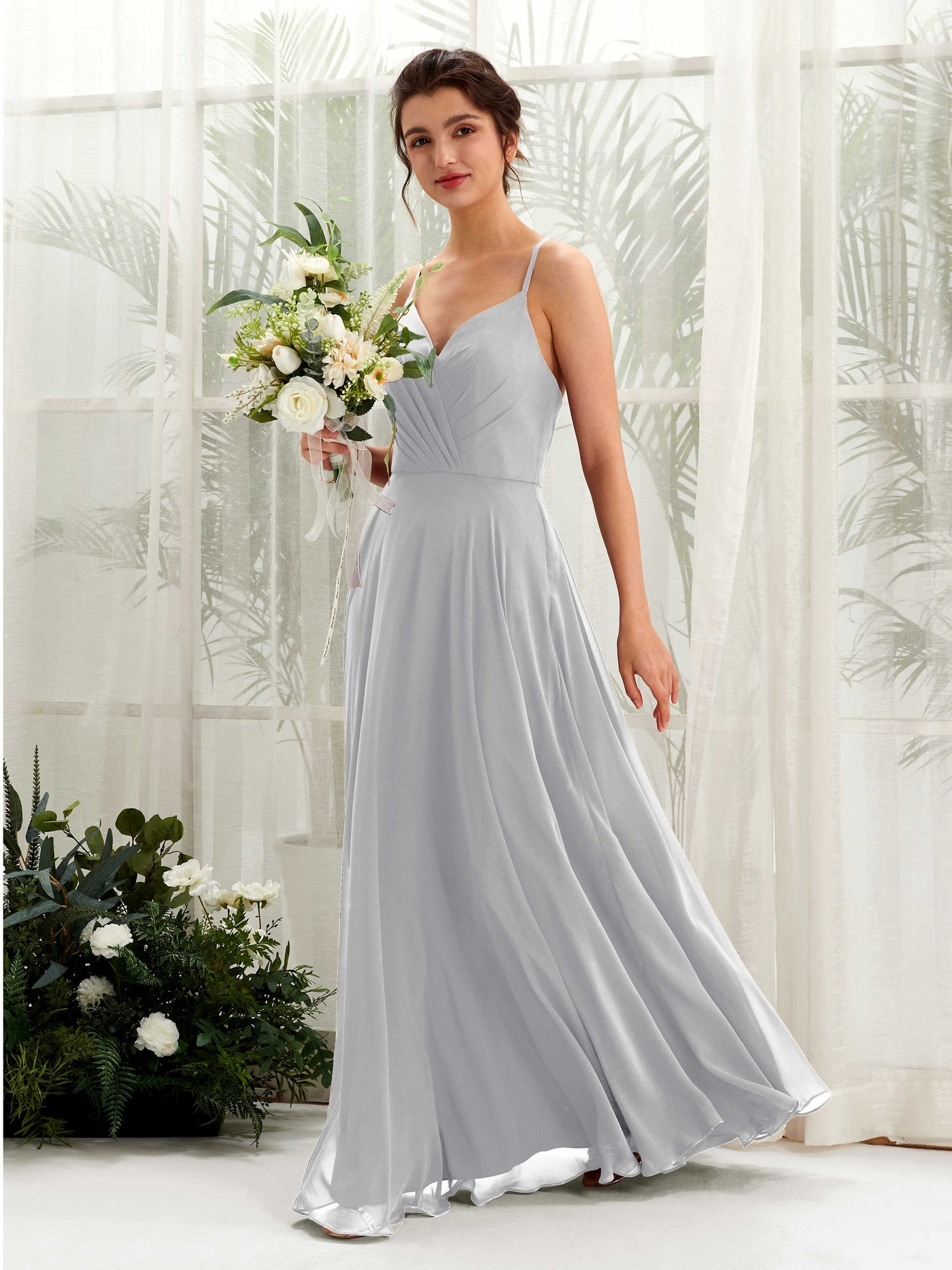 Carlyna A-Linien-Kleid mit V-Ausschnitt und Spaghettiträgern bodenlanges Brautjungfernkleid Silber #farbe_silber