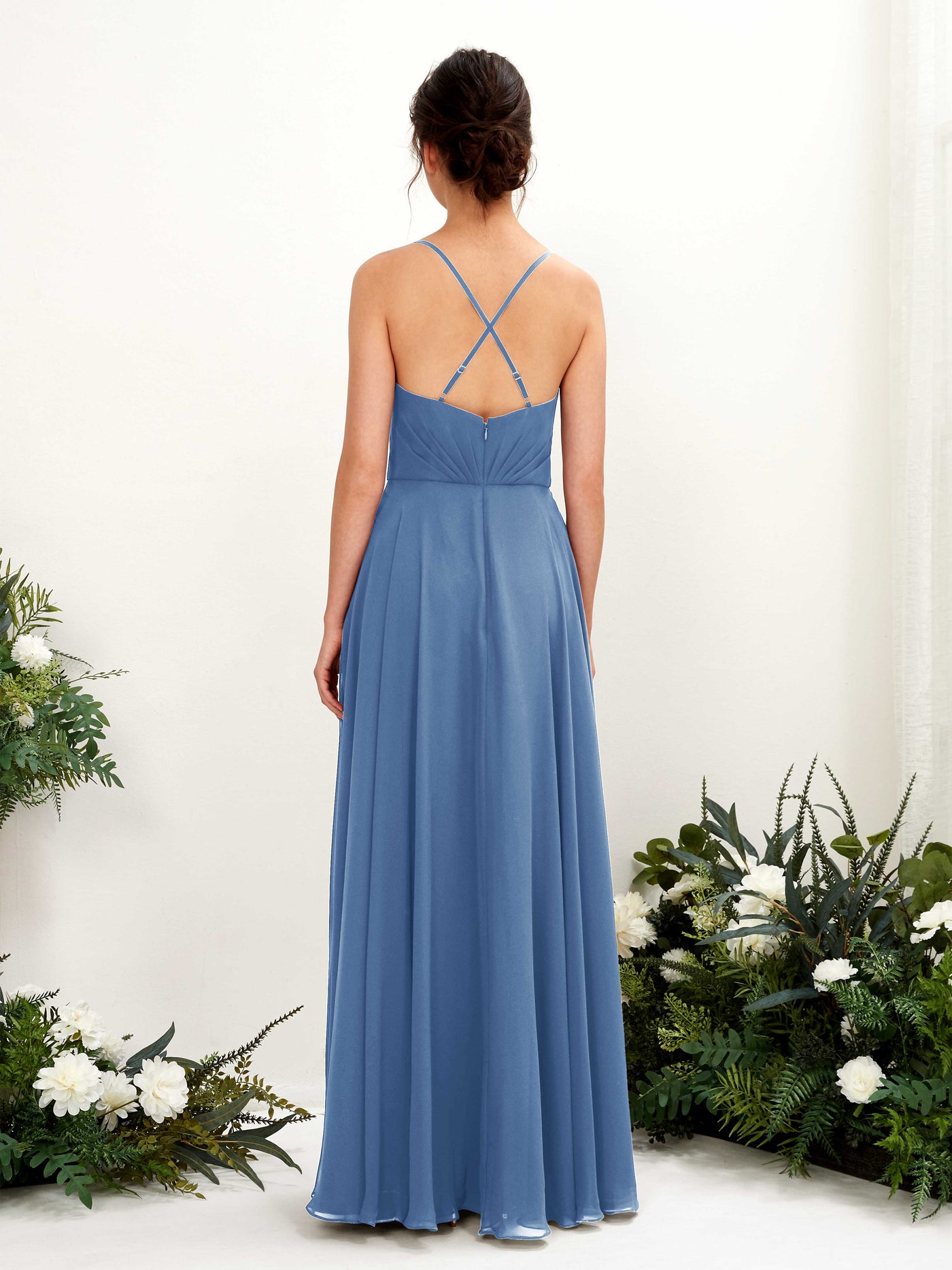 Carlyna A-Linien-Kleid mit V-Ausschnitt und Spaghettiträgern bodenlanges Brautjungfernkleid Staubiges Blau #farbe_staubiges-blau