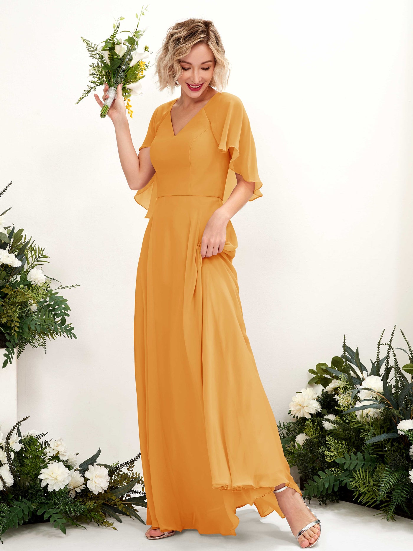 Carlyna A-Linien-Kleid mit V-Ausschnitt und Umhang-Ärmeln bodenlanges Brautjungfernkleid Mango #farbe_mango