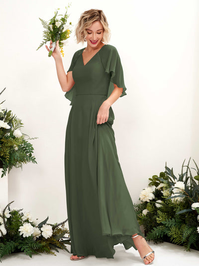 Carlyna A-Linien-Kleid mit V-Ausschnitt und Umhang-Ärmeln bodenlanges Brautjungfernkleid Martini-Olive #farbe_martini-olive