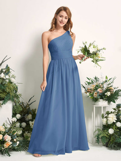 Carlyna A-Linien-Kleid One-Shoulder Bodenlang Chiffon Brautjungfernkleider Staubiges Blau #farbe_staubiges-blau