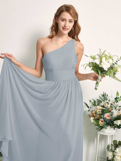Carlyna A-Linien-Kleid One-Shoulder Bodenlang Chiffon Brautjungfernkleider Staubiges Blau-Upgrade #farbe_staubiges-blau-upgrade