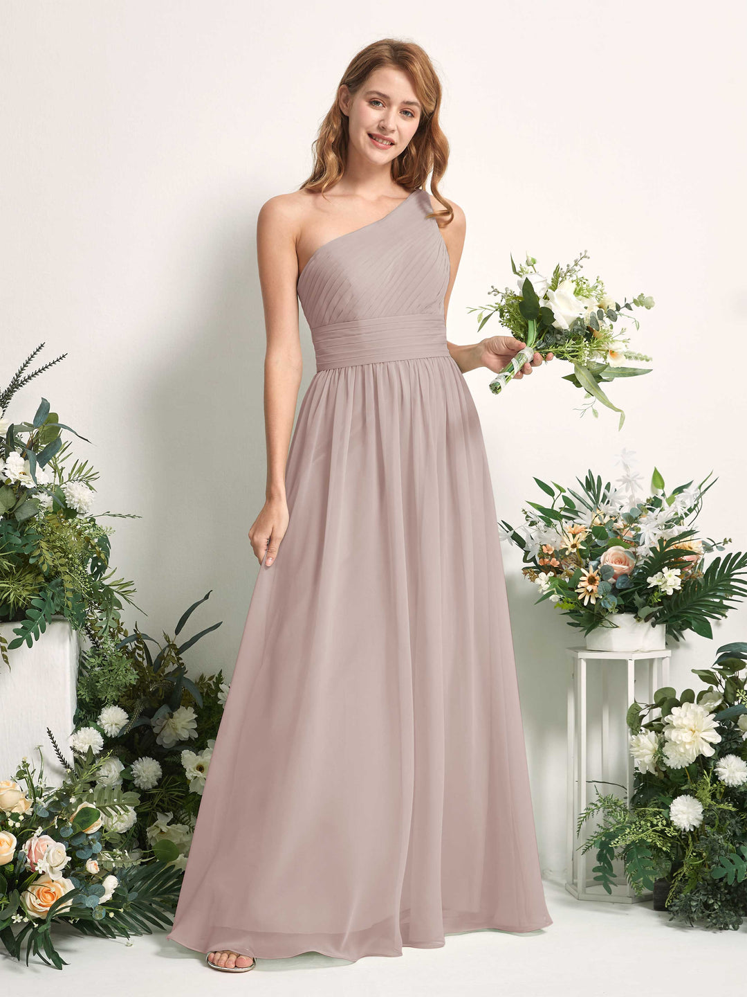 Carlyna A-Linien-Kleid One-Shoulder Bodenlang Chiffon Brautjungfernkleider Taupe 