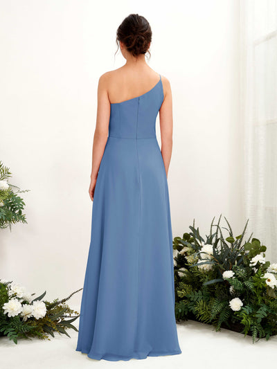 Carlyna A-Linien-Kleid One-Shoulder Chiffon Bodenlang Beinschlitz Brautjungfernkleider Staubiges Blau #farbe_staubiges-blau