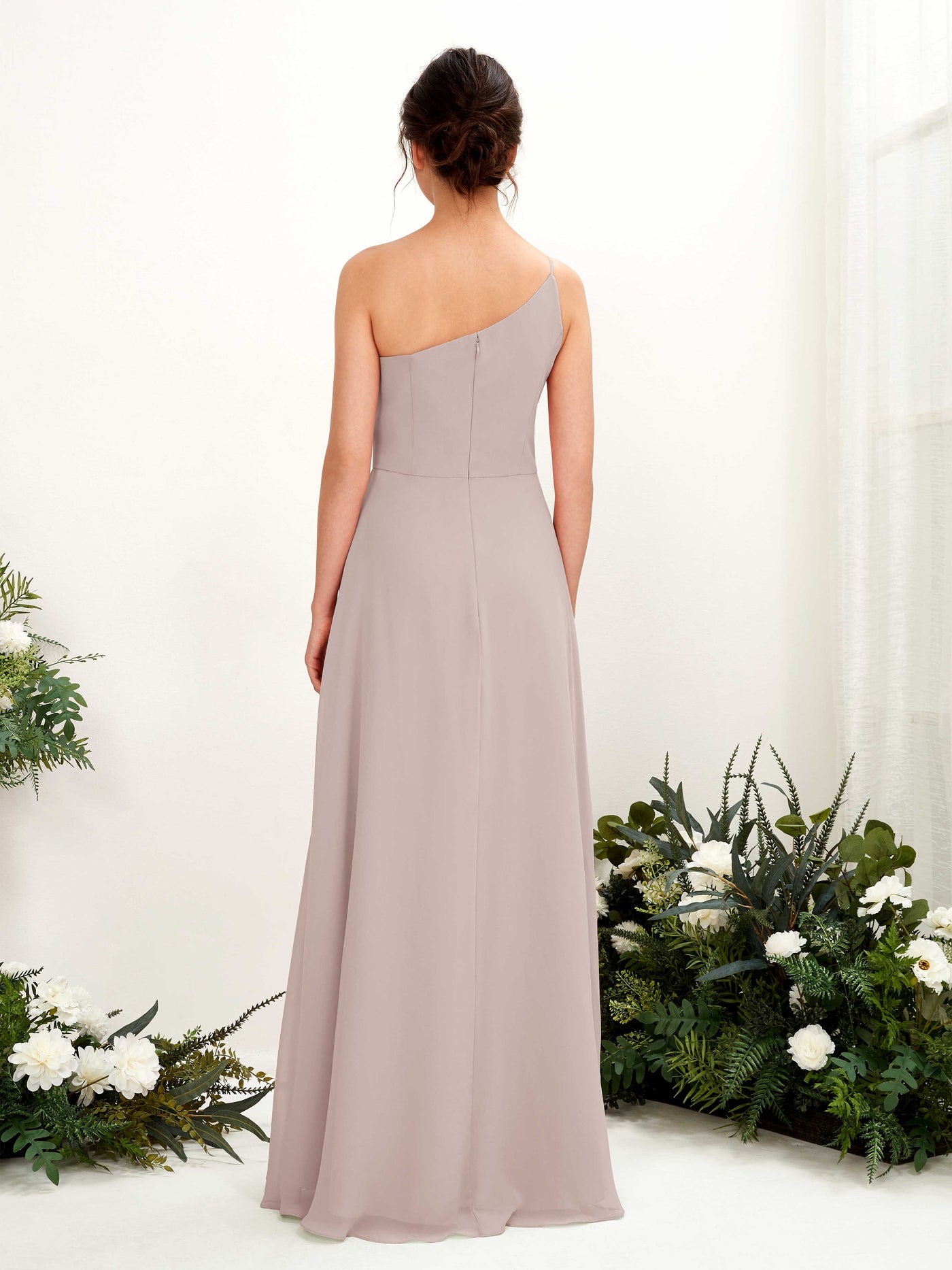 Carlyna A-Linien-Kleid One-Shoulder Chiffon Bodenlang Beinschlitz Brautjungfernkleider Taupe #farbe_taupe