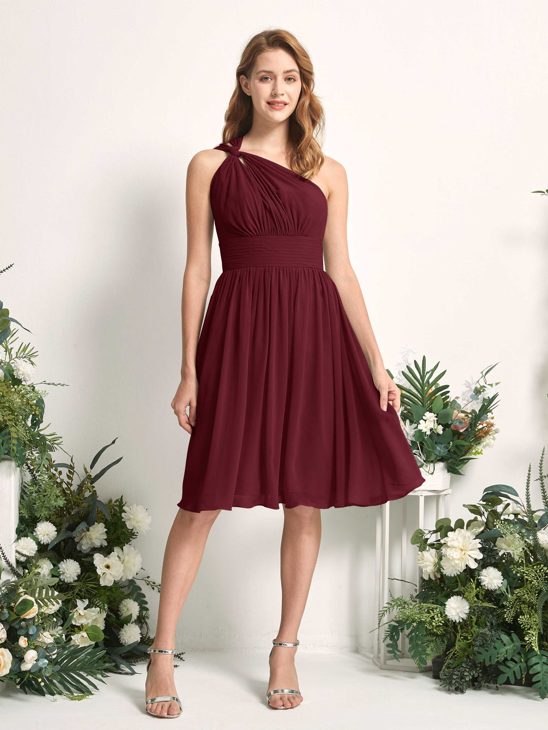 Carlyna A-Linien-Kleid One-Shoulder knielang gerafft aus Chiffon Brautjungfernkleider Burgunderrot 
