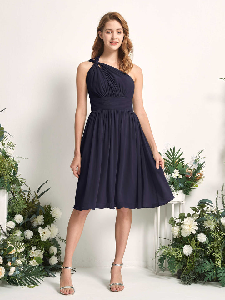 Carlyna A-Linien-Kleid One-Shoulder knielang gerafft aus Chiffon Brautjungfernkleider Dunkel Marineblau 
