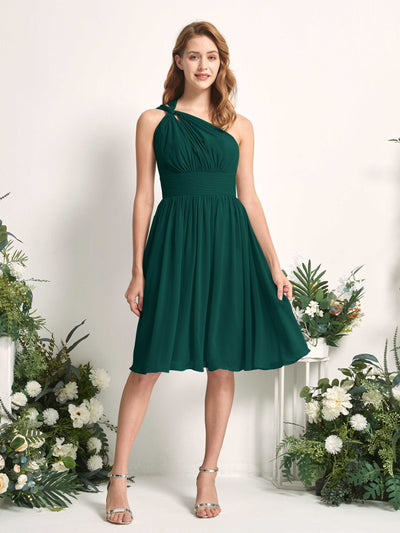 Carlyna A-Linien-Kleid One-Shoulder knielang gerafft aus Chiffon Brautjungfernkleider Dunkelsmaragd #farbe_dunkelsmaragd