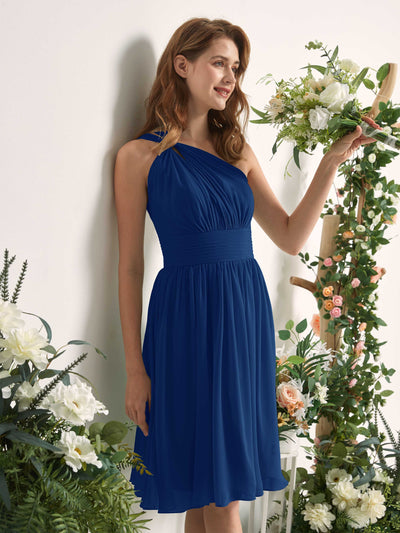 Carlyna A-Linien-Kleid One-Shoulder knielang gerafft aus Chiffon Brautjungfernkleider Königsblau #farbe_k-nigsblau