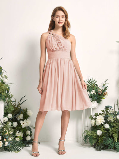 Carlyna A-Linien-Kleid One-Shoulder knielang gerafft aus Chiffon Brautjungfernkleider Perlrosa #farbe_perlrosa