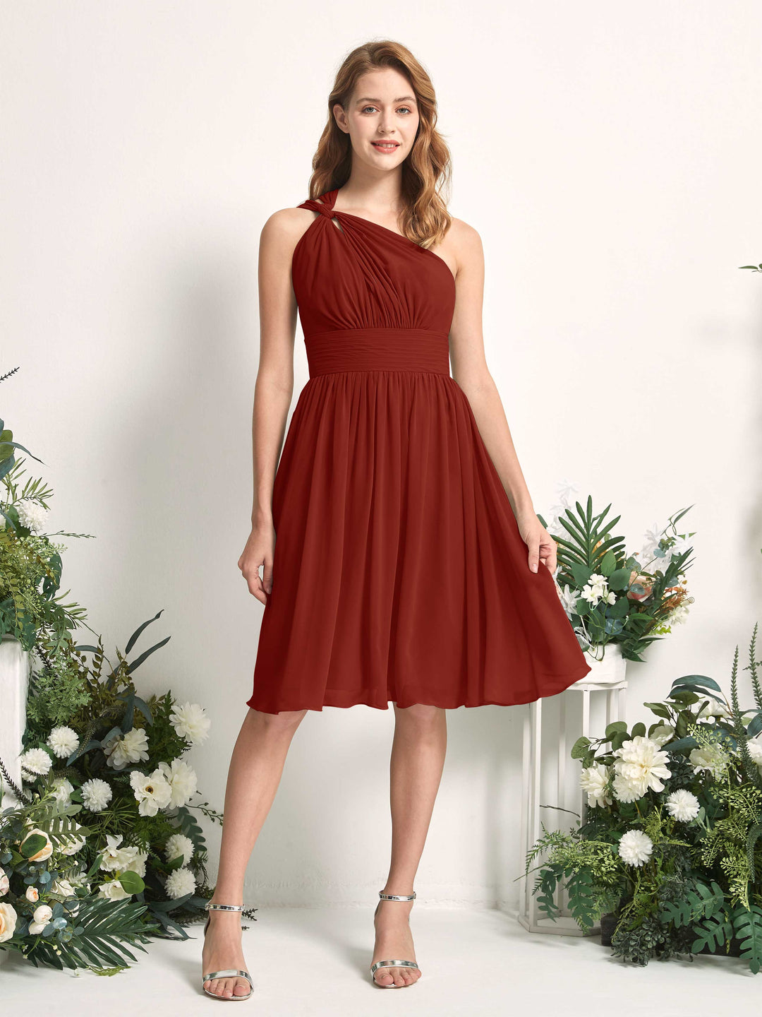 Carlyna A-Linien-Kleid One-Shoulder knielang gerafft aus Chiffon Brautjungfernkleider Rostrot 