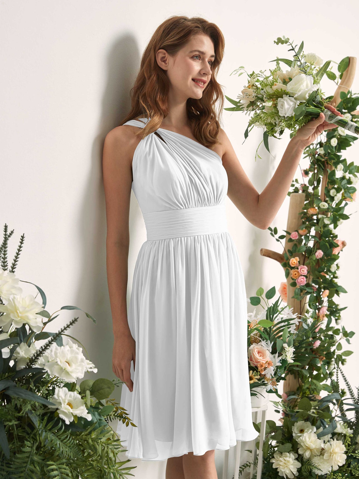 Carlyna A-Linien-Kleid One-Shoulder knielang gerafft aus Chiffon Brautjungfernkleider Weiß #farbe_wei