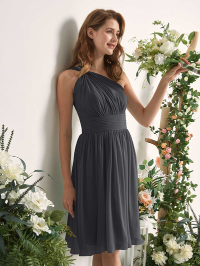 Carlyna A-Linien-Kleid One-Shoulder knielang gerafft aus Chiffon Brautjungfernkleider Zinnfarben #farbe_zinnfarben