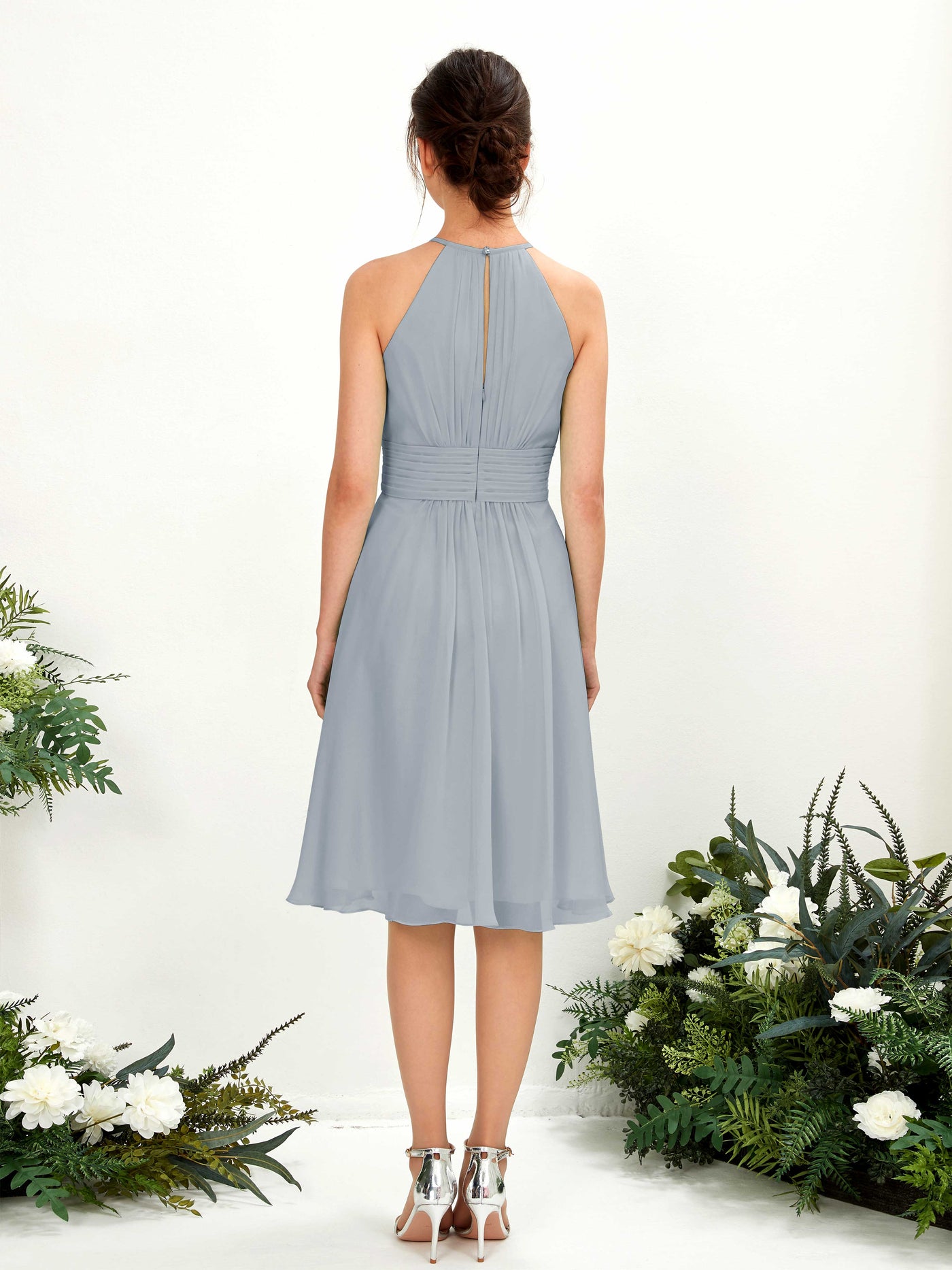 Carlyna A-Linien-Kleid Rundhals knielang Chiffon Brautjungfernkleid Staubiges Blau-Upgrade #farbe_staubiges-blau-upgrade