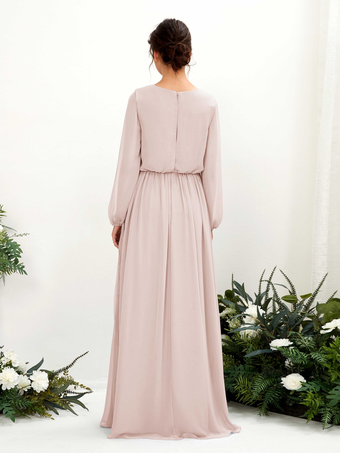 Carlyna A-Linien-Kleid V-Ausschnitt Beinschlitz Langarm Bodenlang Brautjungfernkleider Biscotti #farbe_biscotti
