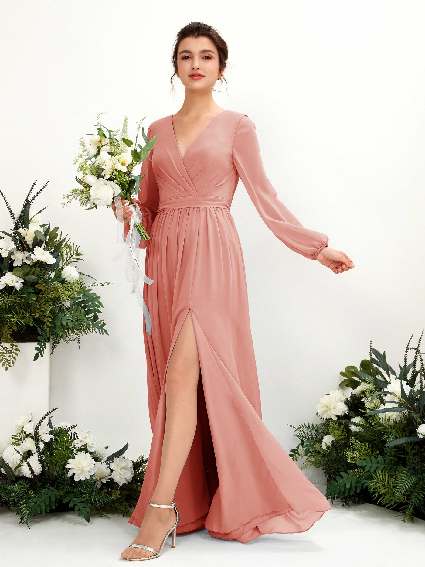 Carlyna A-Linien-Kleid V-Ausschnitt Beinschlitz Langarm Bodenlang Brautjungfernkleider Champagner-Rose #farbe_champagner-rose