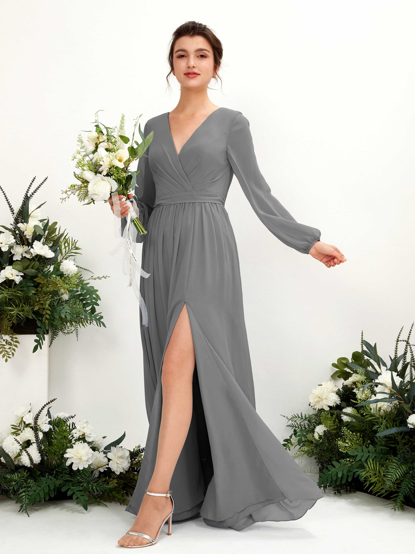 Carlyna A-Linien-Kleid V-Ausschnitt Beinschlitz Langarm Bodenlang Brautjungfernkleider Stahlgrau #farbe_stahlgrau