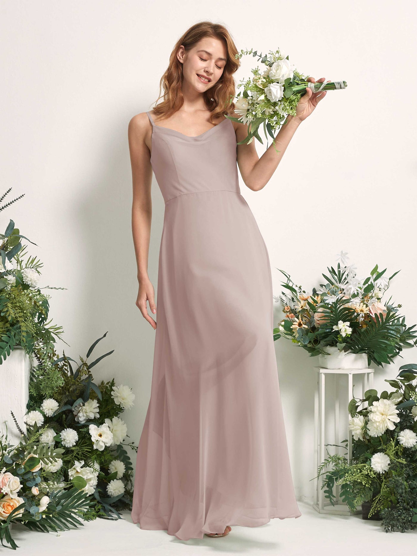 Carlyna A-Linien-Kleid V-Ausschnitt bodenlang Chiffon Brautjungfernkleid Taupe #farbe_taupe