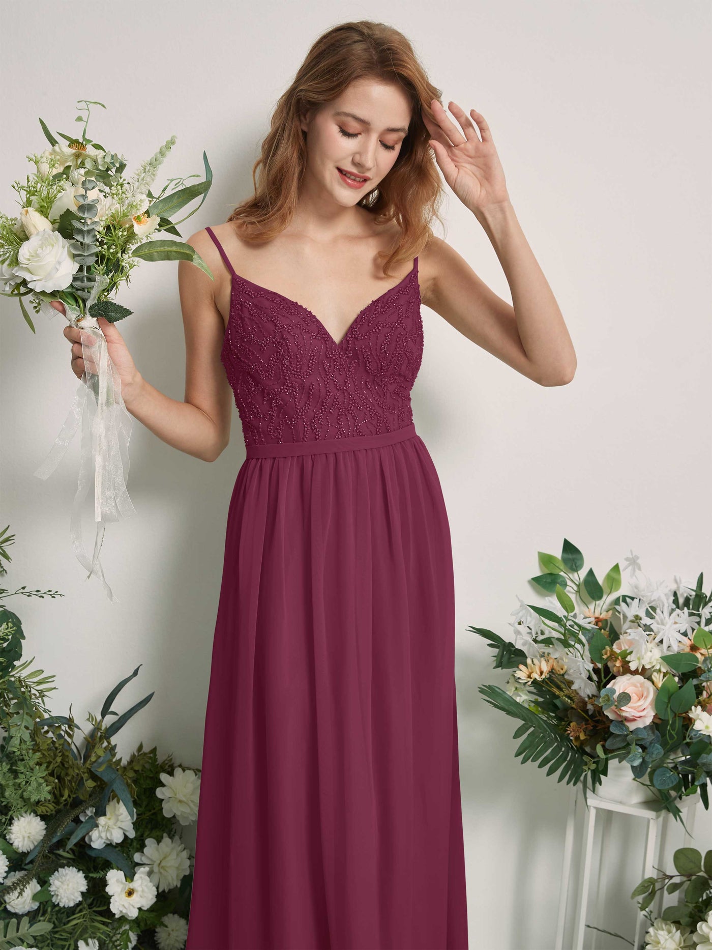 Carlyna A-Linien-Kleid V-Ausschnitt Bodenlang Gerafft Brautjungfernkleid Chianti #farbe_chianti