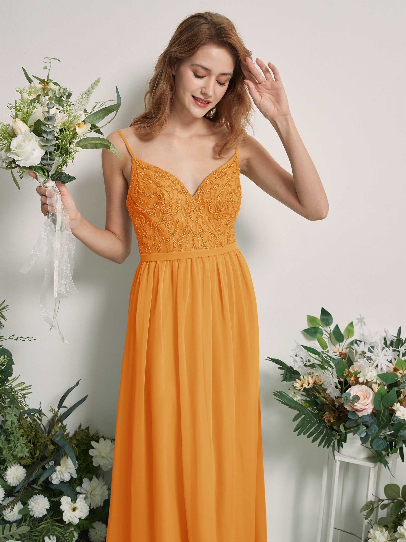 Carlyna A-Linien-Kleid V-Ausschnitt Bodenlang Gerafft Brautjungfernkleid Mango #farbe_mango