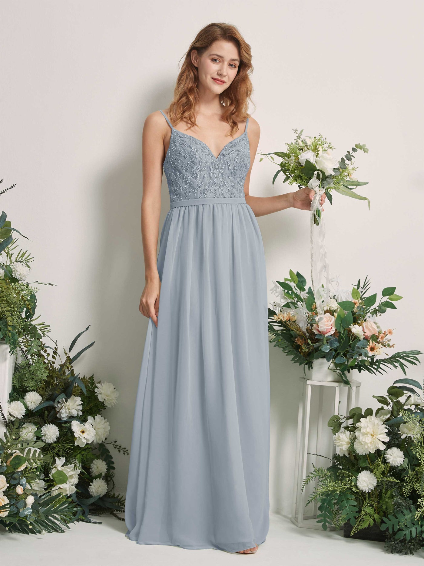 Carlyna A-Linien-Kleid V-Ausschnitt Bodenlang Gerafft Brautjungfernkleid Staubiges Blau-Upgrade #farbe_staubiges-blau-upgrade