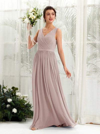 Carlyna A-Linien-Kleid V-Ausschnitt Bodenlang Gerafft Brautjungfernkleid Taupe #farbe_taupe